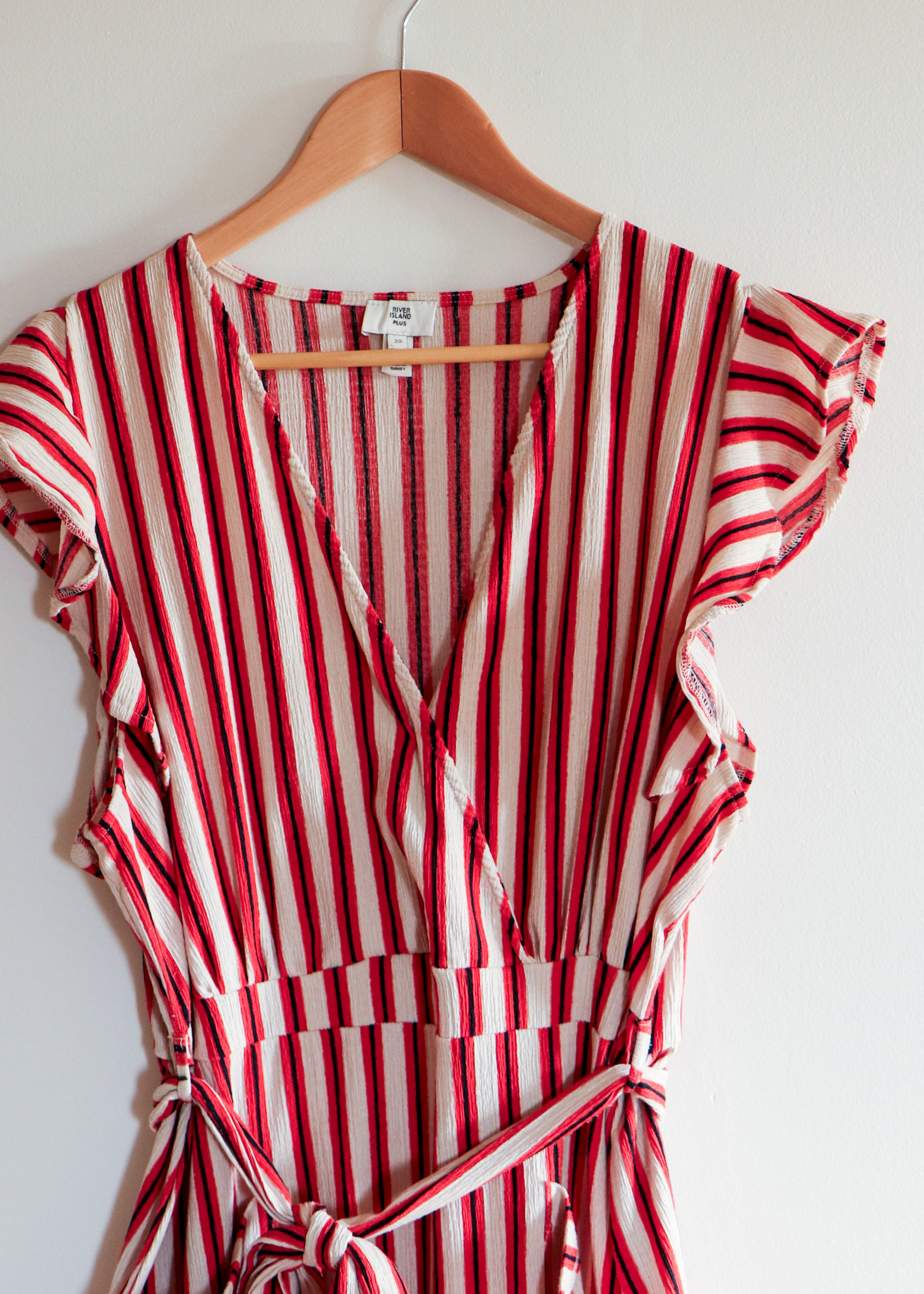 Candy Stripe Knit Tie – and Dress Ruffle with Waist Sleeve